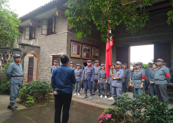 中共兴国商会联合总会支部委员会开展党史学习教育现场教学活动(图1)